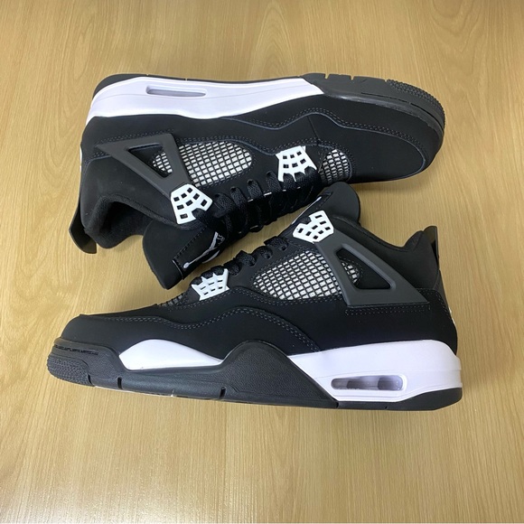 Jordan 4 Retro White Thunder -Men's Sleek Sneakers Shoes - Picture 8 of 8